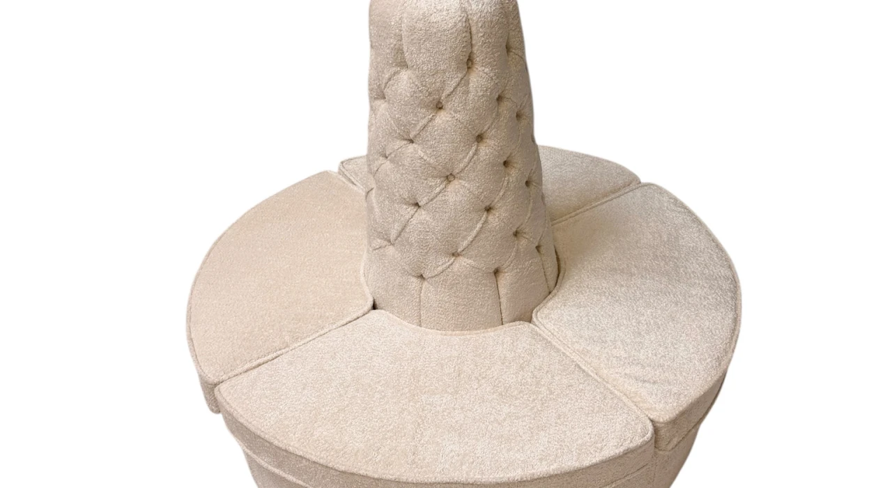 Hollywood Regency Round Banquet Settee Tufted Lobby Sofa in Bouclé, 1980s